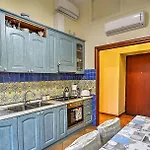 Divina House Bed & Breakfast