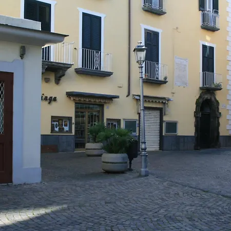 Divina House فندق مبيت وإفطار سورينتو